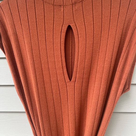 GiGio Ribbed Maxi Dress Size Med. - Clay Color - Picture 11 of 11
